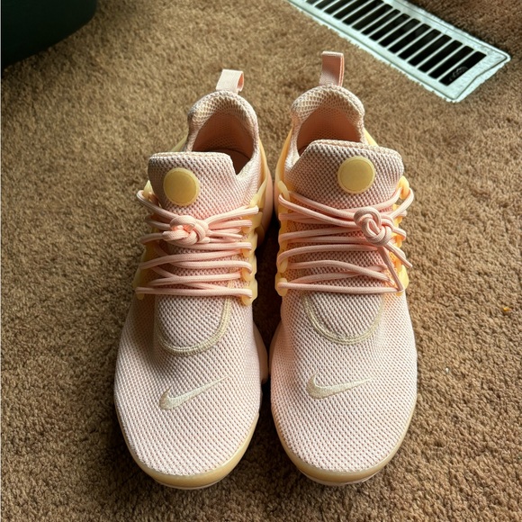 NIKE AIR PRESTOS running casual athletic runner sport pink shoe sneaker salmon - Picture 2 of 9